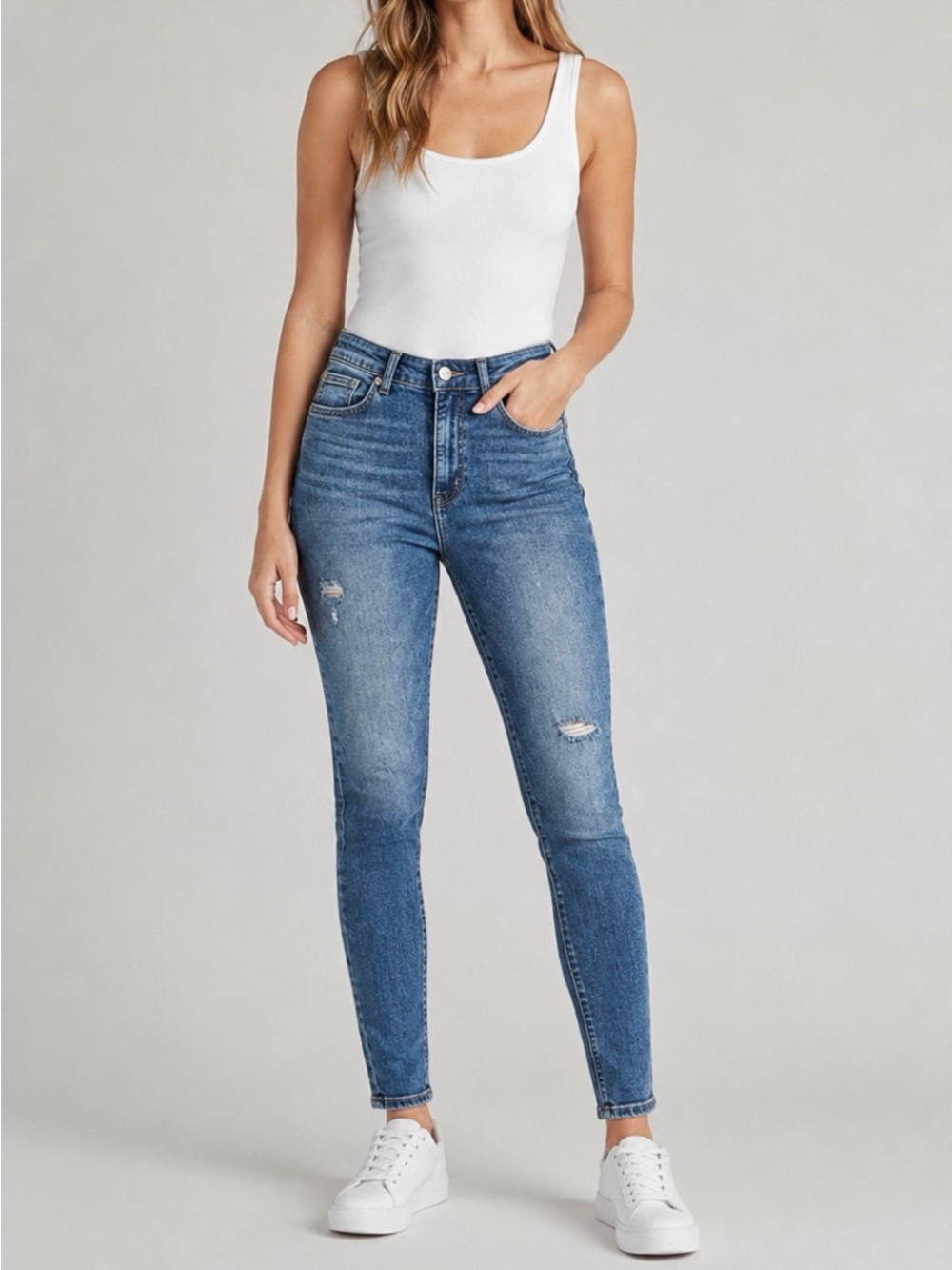 Divided by H&M Distressed Womens Skinny Jeans | Size 4 | High Rise | 99% Cotton